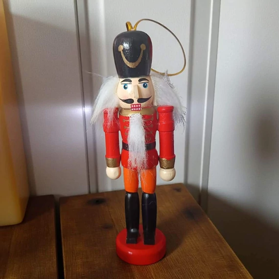 Diótörő 12 cm, fekete - piros1